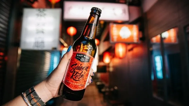 Khi nào thì có thể lái xe sau khi uống 2 chai bia?