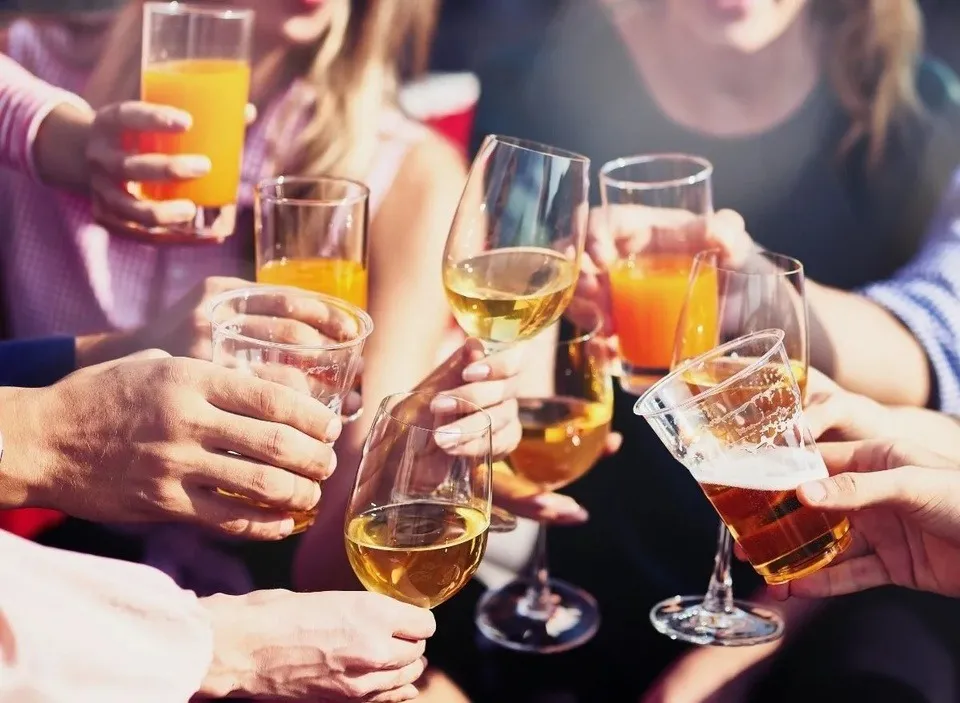 Vì sao chúng ta cần tìm cách "giải rượu", giảm nồng độ cồn?